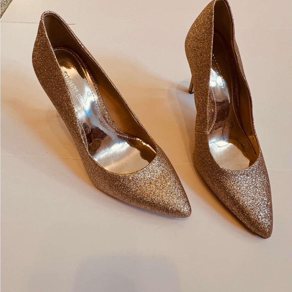 Gianni Bini Sparkly gold heels size 7M